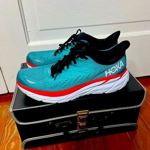 Hoka Clifton 8 men’s size 10.5